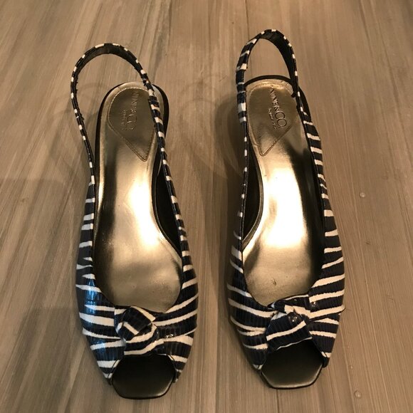 Nine West Ladies Dark Blue And White Striped Shoes Size 8 - Picture 1 of 5